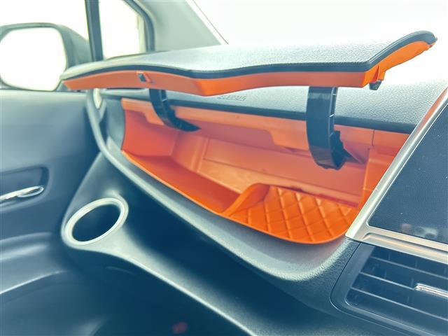 シエンタ ファンベースＧ　純正ＳＤナビ　バックカメラ　前後ドライブレコーダー　両側パワースライドドア　ビルトインＥＴＣ　トヨタセーフティセンス　レーンキープアシスト　コーナーセンサー　純正ＡＷ１５インチ　スマートキー　禁煙車（19枚目）