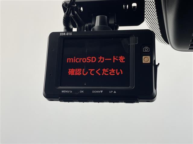 ノート 　純正ＳＤナビ　テレビキャンセラー　デジタルインナーミラー　前後ドライブレコーダー　アラウンドビューモニター　コーナーセンサー　ビルドインＥＴＣ　純正アルミホイール　ＬＥＤヘッドライト　ドアバイザー（3枚目）