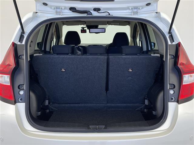 ノート 　純正ＳＤナビ　テレビキャンセラー　デジタルインナーミラー　前後ドライブレコーダー　アラウンドビューモニター　コーナーセンサー　ビルドインＥＴＣ　純正アルミホイール　ＬＥＤヘッドライト　ドアバイザー（19枚目）