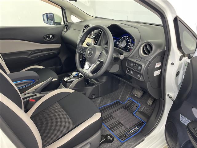 ノート 　純正ＳＤナビ　テレビキャンセラー　デジタルインナーミラー　前後ドライブレコーダー　アラウンドビューモニター　コーナーセンサー　ビルドインＥＴＣ　純正アルミホイール　ＬＥＤヘッドライト　ドアバイザー（20枚目）