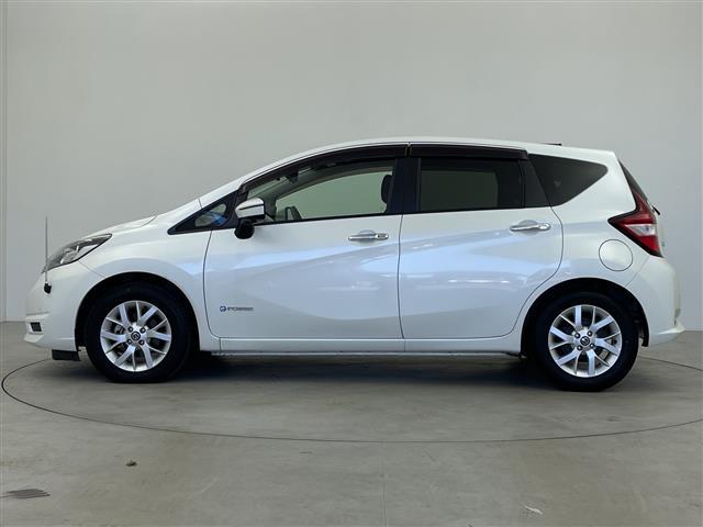 ノート 　純正ＳＤナビ　テレビキャンセラー　デジタルインナーミラー　前後ドライブレコーダー　アラウンドビューモニター　コーナーセンサー　ビルドインＥＴＣ　純正アルミホイール　ＬＥＤヘッドライト　ドアバイザー（32枚目）