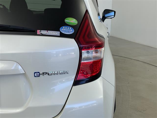 ノート 　純正ＳＤナビ　テレビキャンセラー　デジタルインナーミラー　前後ドライブレコーダー　アラウンドビューモニター　コーナーセンサー　ビルドインＥＴＣ　純正アルミホイール　ＬＥＤヘッドライト　ドアバイザー（35枚目）