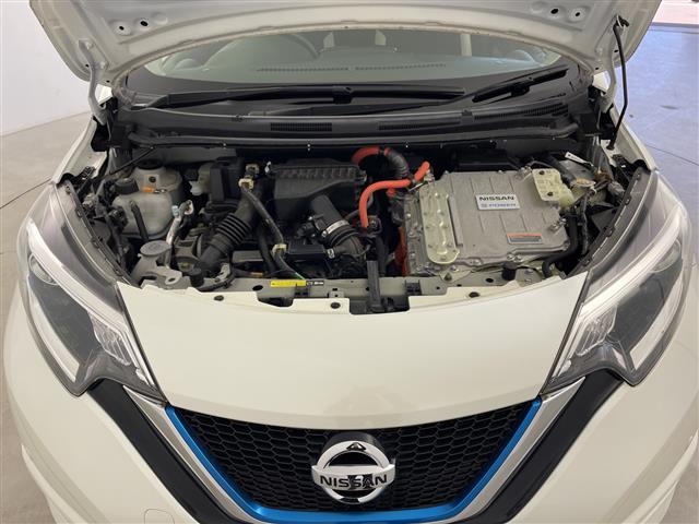 ノート 　純正ＳＤナビ　テレビキャンセラー　デジタルインナーミラー　前後ドライブレコーダー　アラウンドビューモニター　コーナーセンサー　ビルドインＥＴＣ　純正アルミホイール　ＬＥＤヘッドライト　ドアバイザー（40枚目）