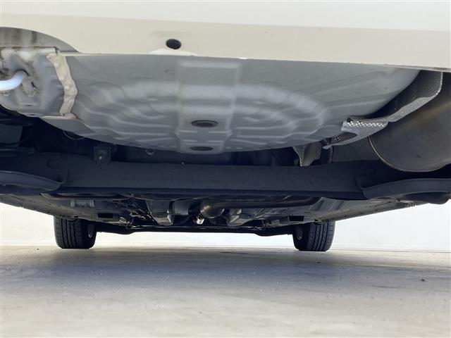 ノート 　純正ＳＤナビ　テレビキャンセラー　デジタルインナーミラー　前後ドライブレコーダー　アラウンドビューモニター　コーナーセンサー　ビルドインＥＴＣ　純正アルミホイール　ＬＥＤヘッドライト　ドアバイザー（41枚目）