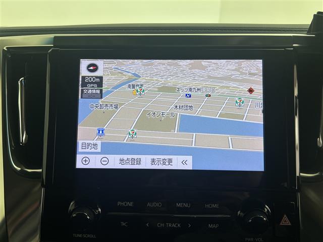 アルファード ２．５Ｓ　Ｃパッケージ　純正ナビ機能付きディスプレイオーディオ　サンルーフ　純正１２．１型フリップダウンモニター　前後ドライブレコーダー　ビルドインＥＴＣ　オートホールド　両側パワースライドドア　ＬＥＤヘッドライト　クルコン（6枚目）