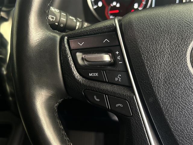 アルファード ２．５Ｓ　Ｃパッケージ　純正ナビ機能付きディスプレイオーディオ　サンルーフ　純正１２．１型フリップダウンモニター　前後ドライブレコーダー　ビルドインＥＴＣ　オートホールド　両側パワースライドドア　ＬＥＤヘッドライト　クルコン（8枚目）