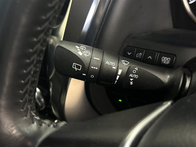 アルファード ２．５Ｓ　Ｃパッケージ　純正ナビ機能付きディスプレイオーディオ　サンルーフ　純正１２．１型フリップダウンモニター　前後ドライブレコーダー　ビルドインＥＴＣ　オートホールド　両側パワースライドドア　ＬＥＤヘッドライト　クルコン（10枚目）