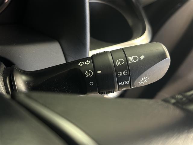 アルファード ２．５Ｓ　Ｃパッケージ　純正ナビ機能付きディスプレイオーディオ　サンルーフ　純正１２．１型フリップダウンモニター　前後ドライブレコーダー　ビルドインＥＴＣ　オートホールド　両側パワースライドドア　ＬＥＤヘッドライト　クルコン（11枚目）