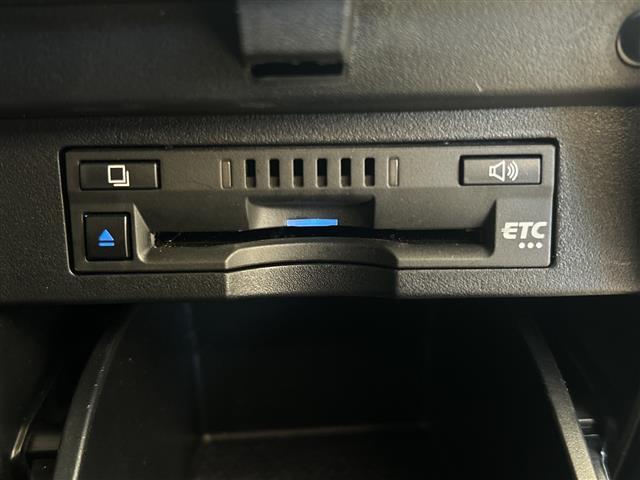 アルファード ２．５Ｓ　Ｃパッケージ　純正ナビ機能付きディスプレイオーディオ　サンルーフ　純正１２．１型フリップダウンモニター　前後ドライブレコーダー　ビルドインＥＴＣ　オートホールド　両側パワースライドドア　ＬＥＤヘッドライト　クルコン（16枚目）