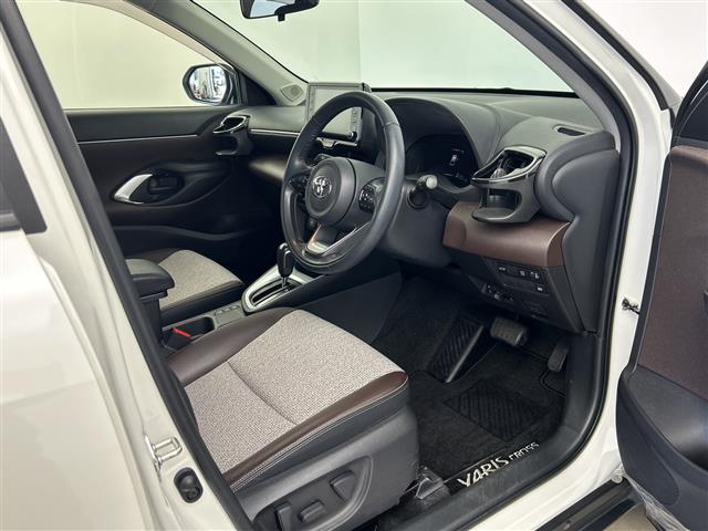 ヤリスクロス ハイブリッドＺ　純正ＤＡ　パノラミックビューモニター　Ｔｏｙｏｔａ　Ｓａｆｅｔｙ　Ｓｅｎｓｅ　プリクラッシュセーフティ　レーントレーシングアシスト　レーダークルーズコントロール　アダプティブハイビームシステム　ＬＥＤ（17枚目）