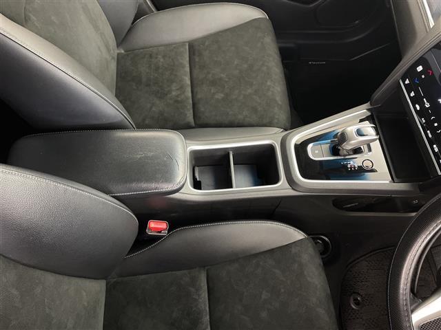 シャトル ハイブリッド　ホンダセンシング　純正ＳＤナビ　レーダークルーズコントロール　レーンキープアシスト　パドルシフト　前席シートヒーター　ドライブレコーダー　ドアバイザー　ＬＥＤヘッドライト　ビルドインＥＴＣ　電格ミラー（10枚目）