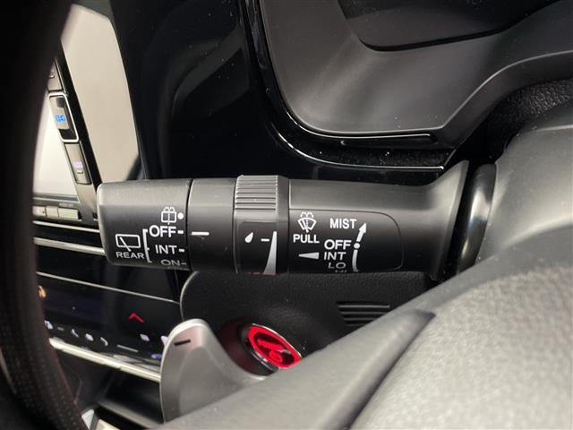 シャトル ハイブリッド　ホンダセンシング　純正ＳＤナビ　レーダークルーズコントロール　レーンキープアシスト　パドルシフト　前席シートヒーター　ドライブレコーダー　ドアバイザー　ＬＥＤヘッドライト　ビルドインＥＴＣ　電格ミラー（11枚目）