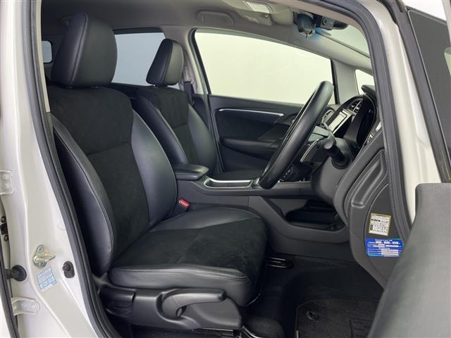 シャトル ハイブリッド　ホンダセンシング　純正ＳＤナビ　レーダークルーズコントロール　レーンキープアシスト　パドルシフト　前席シートヒーター　ドライブレコーダー　ドアバイザー　ＬＥＤヘッドライト　ビルドインＥＴＣ　電格ミラー（19枚目）