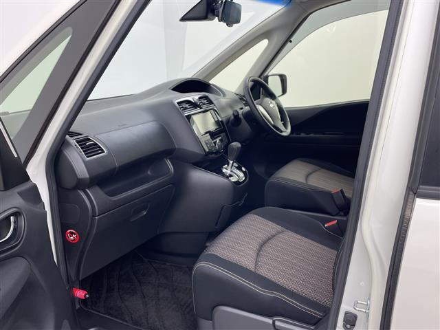 セレナ ＨＷＳ　Ｓ　ＨＶ　Ｖセレ　＋Ｓｅｆｔｙ　ワンオーナー　社外ＳＤナビ　フリップダウンモニター　ミラー一体型ドライブレコーダー　クルーズコントロール　ビルドインＥＴＣ　両側パワースライドドア　アレンジシート　アイドリングストップ　ドアバイザー（21枚目）