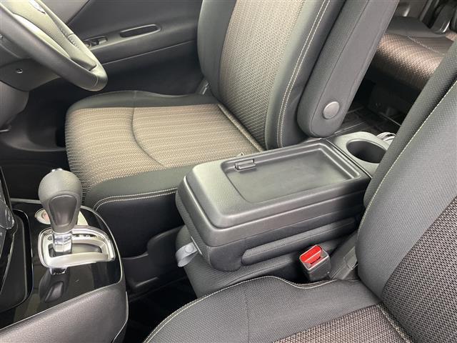 セレナ ＨＷＳ　Ｓ　ＨＶ　Ｖセレ　＋Ｓｅｆｔｙ　ワンオーナー　社外ＳＤナビ　フリップダウンモニター　ミラー一体型ドライブレコーダー　クルーズコントロール　ビルドインＥＴＣ　両側パワースライドドア　アレンジシート　アイドリングストップ　ドアバイザー（22枚目）