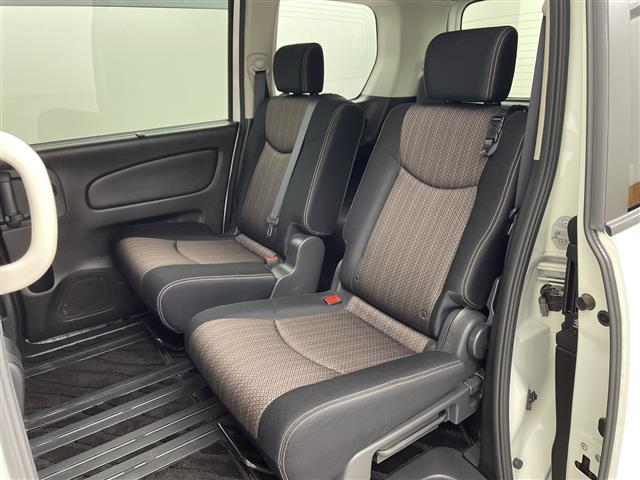 セレナ ＨＷＳ　Ｓ　ＨＶ　Ｖセレ　＋Ｓｅｆｔｙ　ワンオーナー　社外ＳＤナビ　フリップダウンモニター　ミラー一体型ドライブレコーダー　クルーズコントロール　ビルドインＥＴＣ　両側パワースライドドア　アレンジシート　アイドリングストップ　ドアバイザー（23枚目）