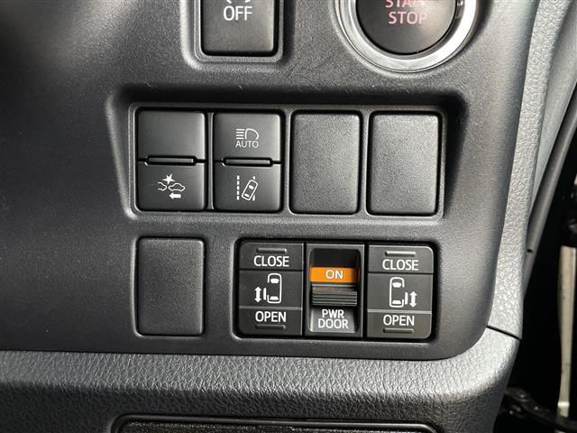 ヴォクシー 　純正ナビ　プリップダウンモニター　ビルドインＥＴＣ２．０　バックカメラ　リアサンシェード　ビルドインＥＴＣ　オートライト　オートハイビーム　クルーズコントロール　両側パワースライドドア　スマートキー（14枚目）