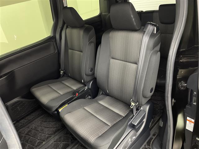 ヴォクシー 　純正ナビ　プリップダウンモニター　ビルドインＥＴＣ２．０　バックカメラ　リアサンシェード　ビルドインＥＴＣ　オートライト　オートハイビーム　クルーズコントロール　両側パワースライドドア　スマートキー（29枚目）