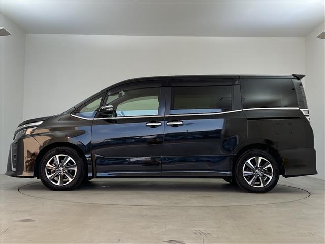 ヴォクシー 　純正ナビ　プリップダウンモニター　ビルドインＥＴＣ２．０　バックカメラ　リアサンシェード　ビルドインＥＴＣ　オートライト　オートハイビーム　クルーズコントロール　両側パワースライドドア　スマートキー（35枚目）