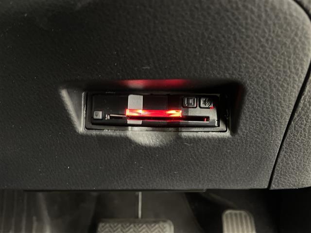 Ｃ－ＨＲ Ｇ　ＬＥＤエディション　アルパイン製ナビ　バックカメラ　レーダークルーズコントロール　３６０度ドライブレコーダーシートヒーター　ビルドインＥＴＣ　ＬＥＤヘッドライト　リアトラフィックアラート　電動パーキングブレーキ　ＢＳＭ（4枚目）