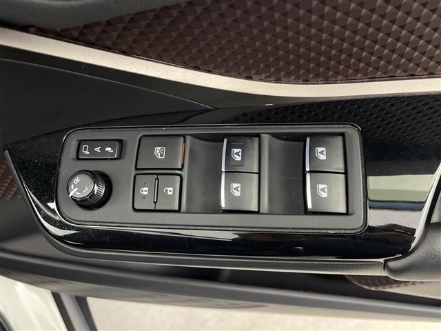 Ｃ－ＨＲ Ｇ　ＬＥＤエディション　アルパイン製ナビ　バックカメラ　レーダークルーズコントロール　３６０度ドライブレコーダーシートヒーター　ビルドインＥＴＣ　ＬＥＤヘッドライト　リアトラフィックアラート　電動パーキングブレーキ　ＢＳＭ（11枚目）