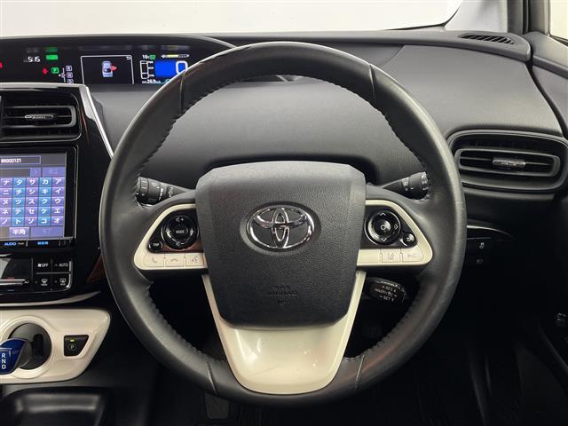 プリウス Ｓ　・ワンオーナー・ディーラー点検記録簿Ｈ３０〜Ｒ６・バックカメラ・前後ドライブレコーダー・ステアリングスイッチ・レーダークルーズコントロール・革巻きステアリング・横滑り防止装置（4枚目）