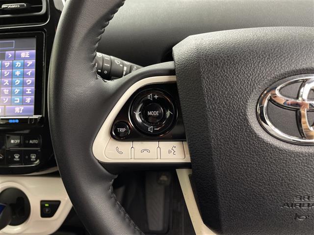 プリウス Ｓ　・ワンオーナー・ディーラー点検記録簿Ｈ３０〜Ｒ６・バックカメラ・前後ドライブレコーダー・ステアリングスイッチ・レーダークルーズコントロール・革巻きステアリング・横滑り防止装置（12枚目）