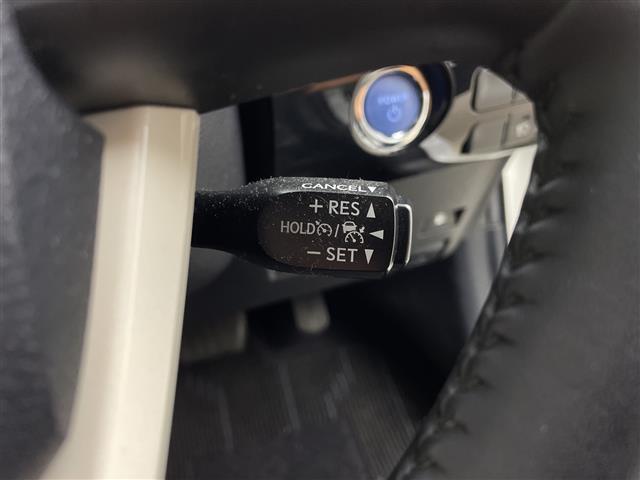 プリウス Ｓ　・ワンオーナー・ディーラー点検記録簿Ｈ３０〜Ｒ６・バックカメラ・前後ドライブレコーダー・ステアリングスイッチ・レーダークルーズコントロール・革巻きステアリング・横滑り防止装置（15枚目）