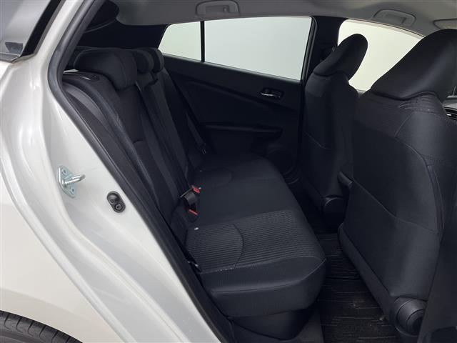 プリウス Ｓ　・ワンオーナー・ディーラー点検記録簿Ｈ３０〜Ｒ６・バックカメラ・前後ドライブレコーダー・ステアリングスイッチ・レーダークルーズコントロール・革巻きステアリング・横滑り防止装置（21枚目）