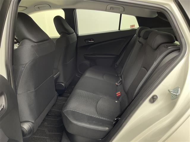 プリウス Ｓ　・ワンオーナー・ディーラー点検記録簿Ｈ３０〜Ｒ６・バックカメラ・前後ドライブレコーダー・ステアリングスイッチ・レーダークルーズコントロール・革巻きステアリング・横滑り防止装置（26枚目）