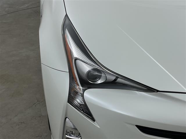 プリウス Ｓ　・ワンオーナー・ディーラー点検記録簿Ｈ３０〜Ｒ６・バックカメラ・前後ドライブレコーダー・ステアリングスイッチ・レーダークルーズコントロール・革巻きステアリング・横滑り防止装置（34枚目）