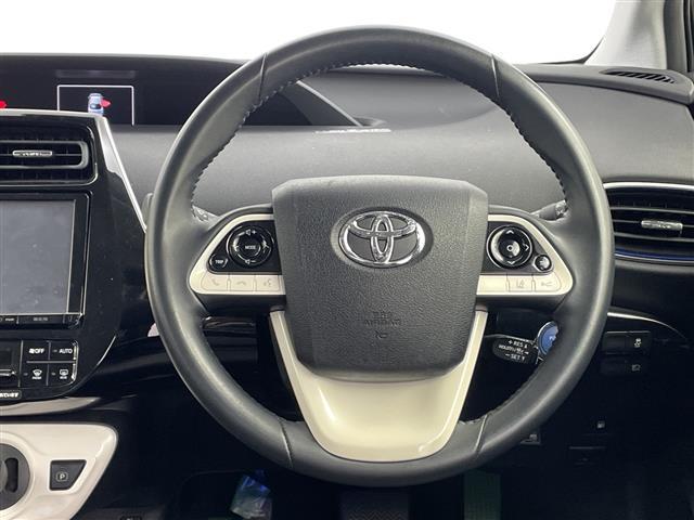 プリウス Ｓツーリングセレクション　純正９型ナビ　フルセグ　Ｂｌｕｅｔｏｏｔｈ　ＣＤ　ＤＶＤ　バックカメラ　トヨタセーフティセンス　ＥＴＣ　黒合皮　シートヒーター　ＬＥＤヘッドライト　禁煙車　社外ＡＷスタッドレス付き（6枚目）
