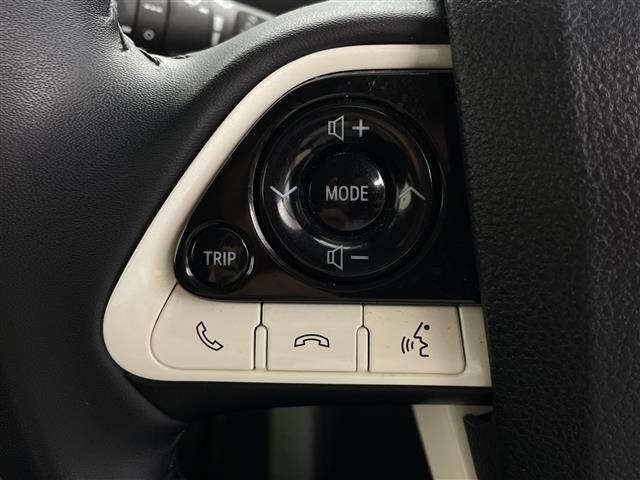 プリウス Ｓツーリングセレクション　純正９型ナビ　フルセグ　Ｂｌｕｅｔｏｏｔｈ　ＣＤ　ＤＶＤ　バックカメラ　トヨタセーフティセンス　ＥＴＣ　黒合皮　シートヒーター　ＬＥＤヘッドライト　禁煙車　社外ＡＷスタッドレス付き（7枚目）