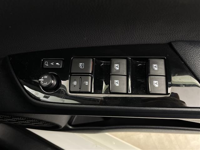 プリウス Ｓツーリングセレクション　純正９型ナビ　フルセグ　Ｂｌｕｅｔｏｏｔｈ　ＣＤ　ＤＶＤ　バックカメラ　トヨタセーフティセンス　ＥＴＣ　黒合皮　シートヒーター　ＬＥＤヘッドライト　禁煙車　社外ＡＷスタッドレス付き（22枚目）