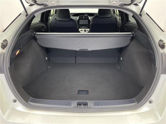 プリウス Ｓツーリングセレクション　純正９型ナビ　フルセグ　Ｂｌｕｅｔｏｏｔｈ　ＣＤ　ＤＶＤ　バックカメラ　トヨタセーフティセンス　ＥＴＣ　黒合皮　シートヒーター　ＬＥＤヘッドライト　禁煙車　社外ＡＷスタッドレス付き（24枚目）