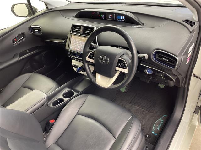 プリウス Ｓツーリングセレクション　純正９型ナビ　フルセグ　Ｂｌｕｅｔｏｏｔｈ　ＣＤ　ＤＶＤ　バックカメラ　トヨタセーフティセンス　ＥＴＣ　黒合皮　シートヒーター　ＬＥＤヘッドライト　禁煙車　社外ＡＷスタッドレス付き（25枚目）