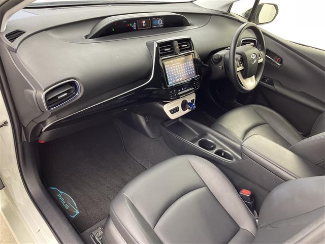 プリウス Ｓツーリングセレクション　純正９型ナビ　フルセグ　Ｂｌｕｅｔｏｏｔｈ　ＣＤ　ＤＶＤ　バックカメラ　トヨタセーフティセンス　ＥＴＣ　黒合皮　シートヒーター　ＬＥＤヘッドライト　禁煙車　社外ＡＷスタッドレス付き（28枚目）