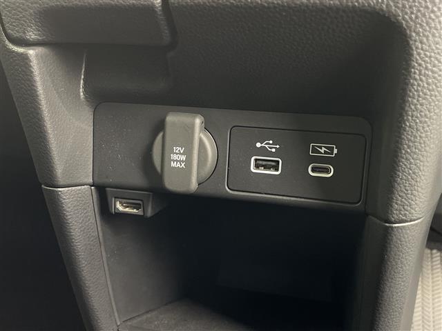 ステップワゴン ｅ：ＨＥＶスパーダ　プレミアムライン　純正１１インチナビ　純正フリップ　マルチビューカメラ　パワーバックドア　パドルシフト　レーダークルコン　両側パワスラ　ＢＳＭ　ハーフレザーシート　オットマン　オートライト　ＭＵＧＥＮフロントグリル（19枚目）