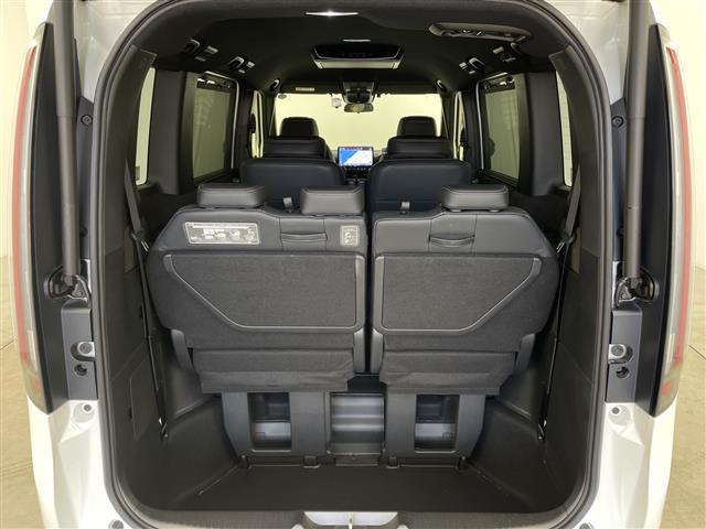 ステップワゴン ｅ：ＨＥＶスパーダ　プレミアムライン　純正１１インチナビ　純正フリップ　マルチビューカメラ　パワーバックドア　パドルシフト　レーダークルコン　両側パワスラ　ＢＳＭ　ハーフレザーシート　オットマン　オートライト　ＭＵＧＥＮフロントグリル（26枚目）