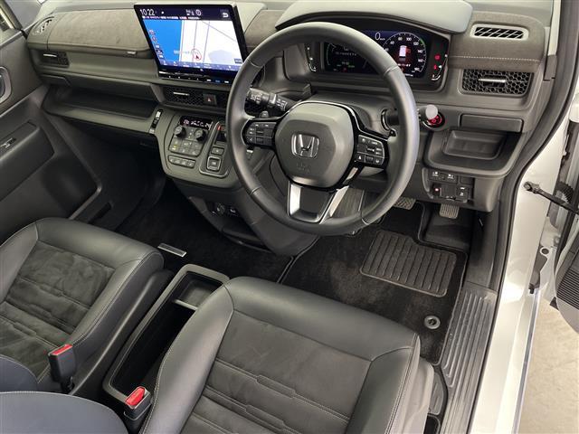 ステップワゴン ｅ：ＨＥＶスパーダ　プレミアムライン　純正１１インチナビ　純正フリップ　マルチビューカメラ　パワーバックドア　パドルシフト　レーダークルコン　両側パワスラ　ＢＳＭ　ハーフレザーシート　オットマン　オートライト　ＭＵＧＥＮフロントグリル（27枚目）