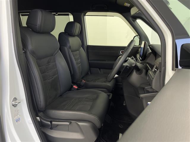 ステップワゴン ｅ：ＨＥＶスパーダ　プレミアムライン　純正１１インチナビ　純正フリップ　マルチビューカメラ　パワーバックドア　パドルシフト　レーダークルコン　両側パワスラ　ＢＳＭ　ハーフレザーシート　オットマン　オートライト　ＭＵＧＥＮフロントグリル（28枚目）