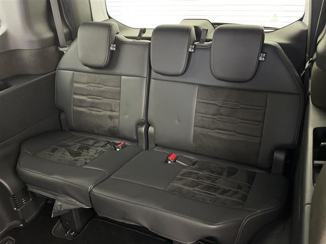 ステップワゴン ｅ：ＨＥＶスパーダ　プレミアムライン　純正１１インチナビ　純正フリップ　マルチビューカメラ　パワーバックドア　パドルシフト　レーダークルコン　両側パワスラ　ＢＳＭ　ハーフレザーシート　オットマン　オートライト　ＭＵＧＥＮフロントグリル（30枚目）