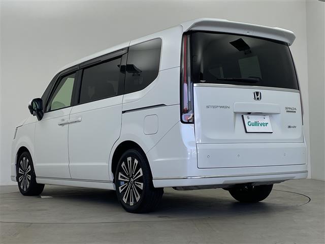 ステップワゴン ｅ：ＨＥＶスパーダ　プレミアムライン　純正１１インチナビ　純正フリップ　マルチビューカメラ　パワーバックドア　パドルシフト　レーダークルコン　両側パワスラ　ＢＳＭ　ハーフレザーシート　オットマン　オートライト　ＭＵＧＥＮフロントグリル（43枚目）