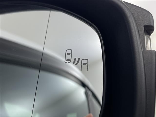 プリウス Ｚ　ワンオーナー　ＴＯＹＯＴＡチームメイト　ディスプレイオーディオ　トヨタセーフティセンス　パノラミックビュー　パノラマルーフ　置くだけ充電　ナビ連動ドライブレコーダー　電動パーキング　パークアシスト（4枚目）