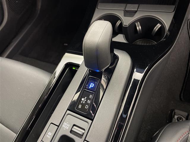 プリウス Ｚ　ワンオーナー　ＴＯＹＯＴＡチームメイト　ディスプレイオーディオ　トヨタセーフティセンス　パノラミックビュー　パノラマルーフ　置くだけ充電　ナビ連動ドライブレコーダー　電動パーキング　パークアシスト（14枚目）