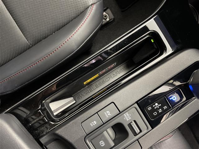 プリウス Ｚ　ワンオーナー　ＴＯＹＯＴＡチームメイト　ディスプレイオーディオ　トヨタセーフティセンス　パノラミックビュー　パノラマルーフ　置くだけ充電　ナビ連動ドライブレコーダー　電動パーキング　パークアシスト（15枚目）