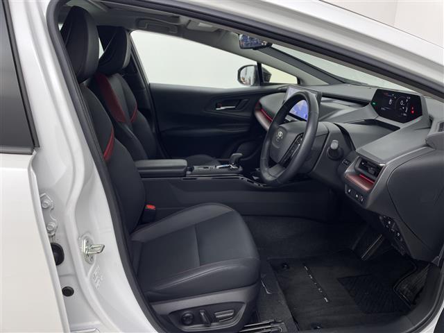 プリウス Ｚ　ワンオーナー　ＴＯＹＯＴＡチームメイト　ディスプレイオーディオ　トヨタセーフティセンス　パノラミックビュー　パノラマルーフ　置くだけ充電　ナビ連動ドライブレコーダー　電動パーキング　パークアシスト（27枚目）