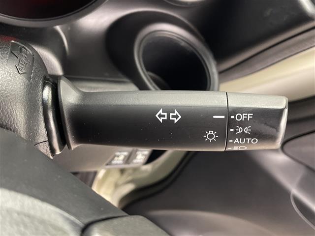 N-BOX G SSパッケージ 純正ナビ☆両側パワースライドドアワンオーナーワンセグテレビフロアマットドアバイザーオートライト社外アルミホイールD/NシートヒーターBluetoothプッシュスート(8枚目)