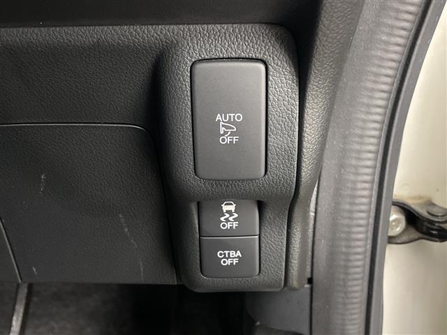 N-BOX G SSパッケージ 純正ナビ☆両側パワースライドドアワンオーナーワンセグテレビフロアマットドアバイザーオートライト社外アルミホイールD/NシートヒーターBluetoothプッシュスート(12枚目)