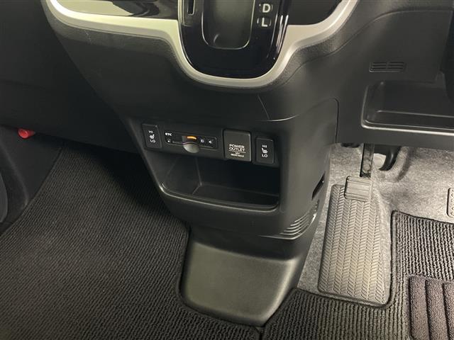 N-BOX G SSパッケージ 純正ナビ☆両側パワースライドドアワンオーナーワンセグテレビフロアマットドアバイザーオートライト社外アルミホイールD/NシートヒーターBluetoothプッシュスート(13枚目)